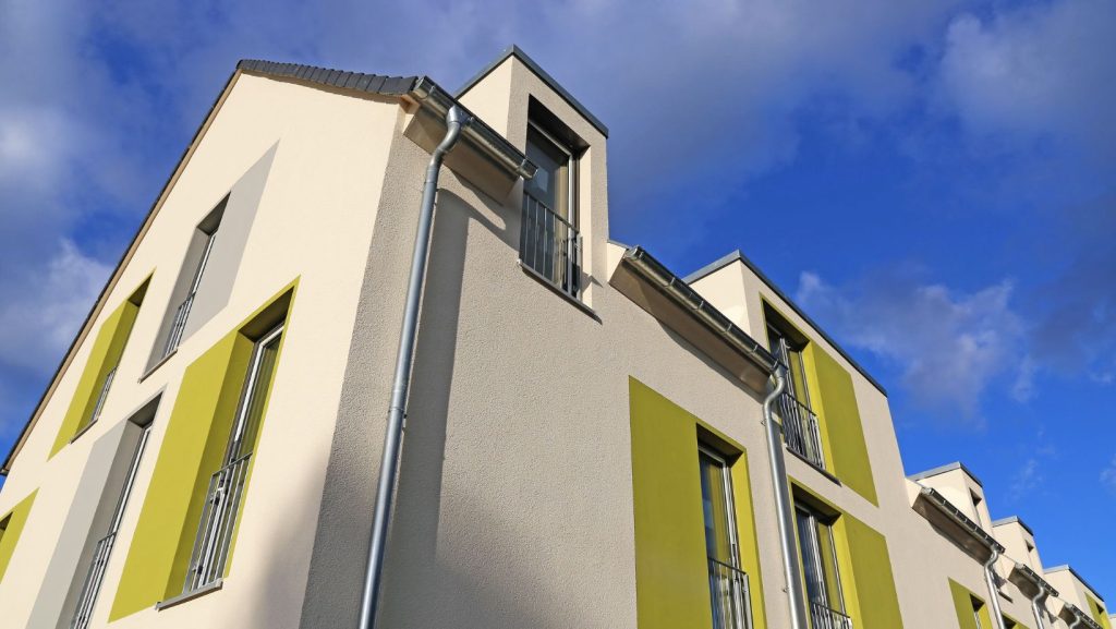 homlokzatfestes es szinezes 1