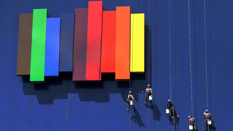 homlokzatfestes es szinezes