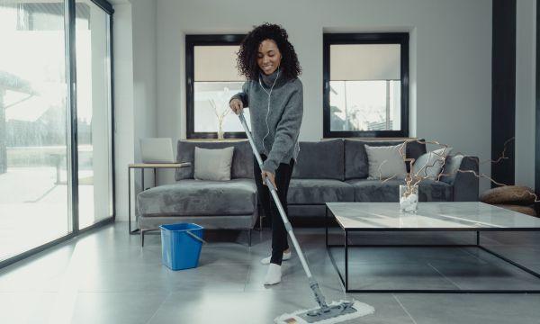 A szürke színen kevésbé látszódik a kosz, nagyobb a tisztaságérzet.