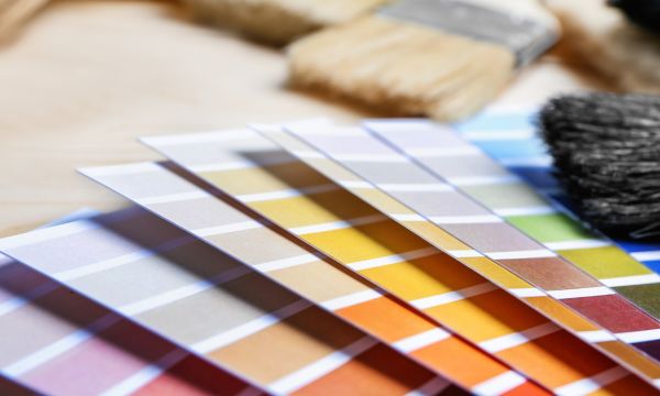 Érdemes színmintával kiválasztani az egymással harmonizáló színeket